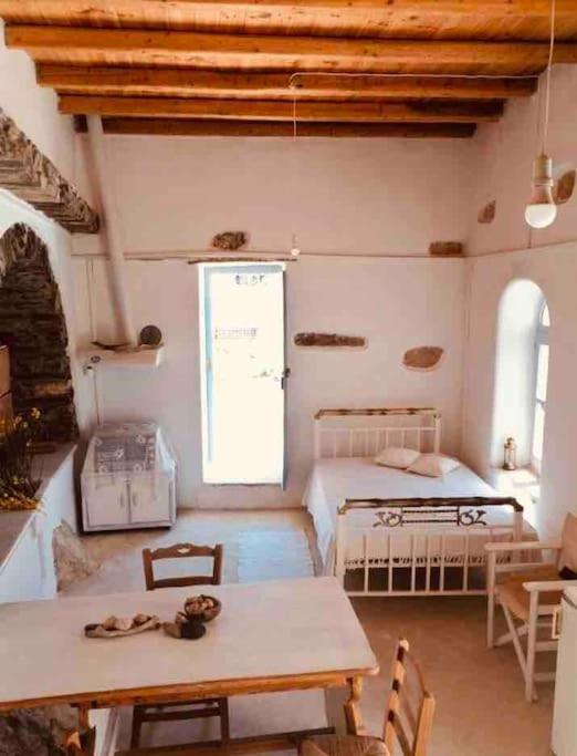 Koronos Naxos Mountain Retreat - Tiny House Build On Rock 아파트 외부 사진